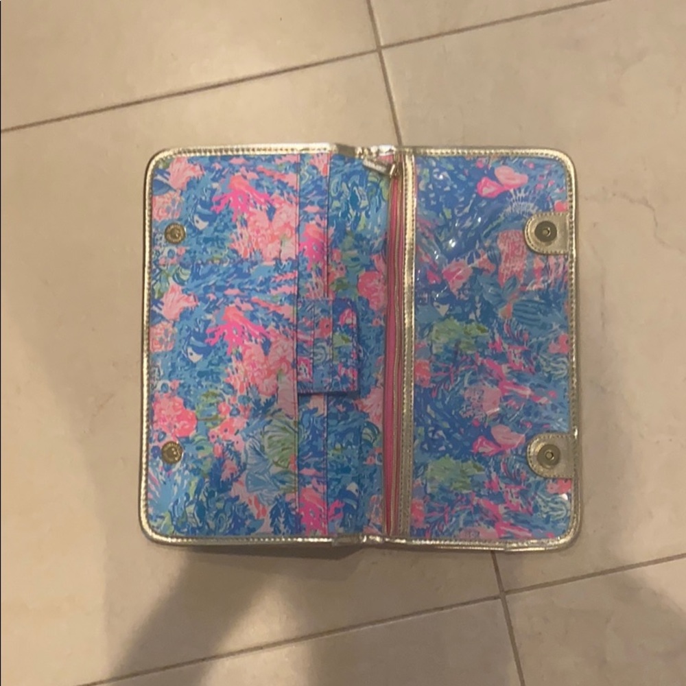 Lilly Pulitzer travel folder